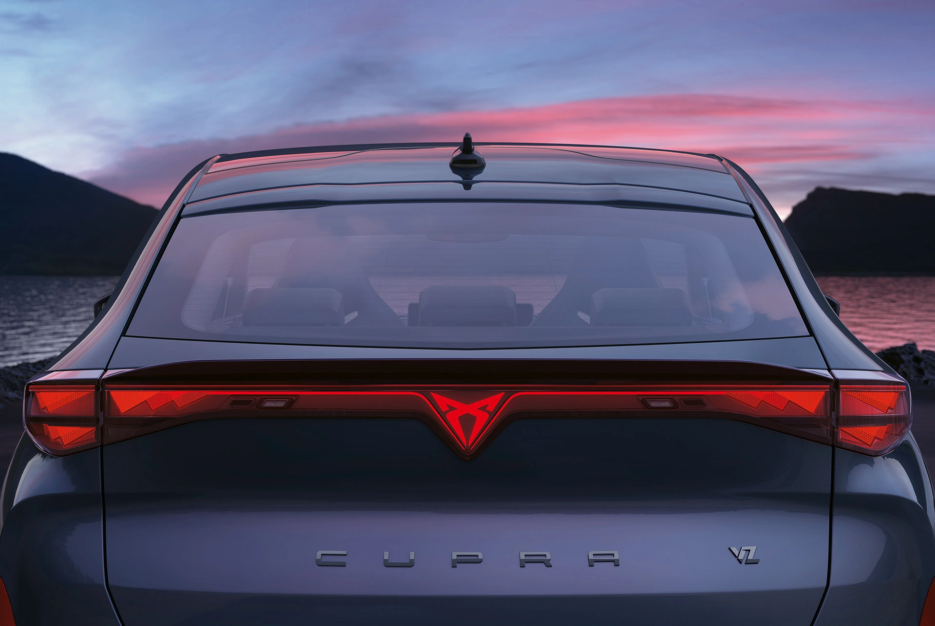 cupra-tavascan-tyl
