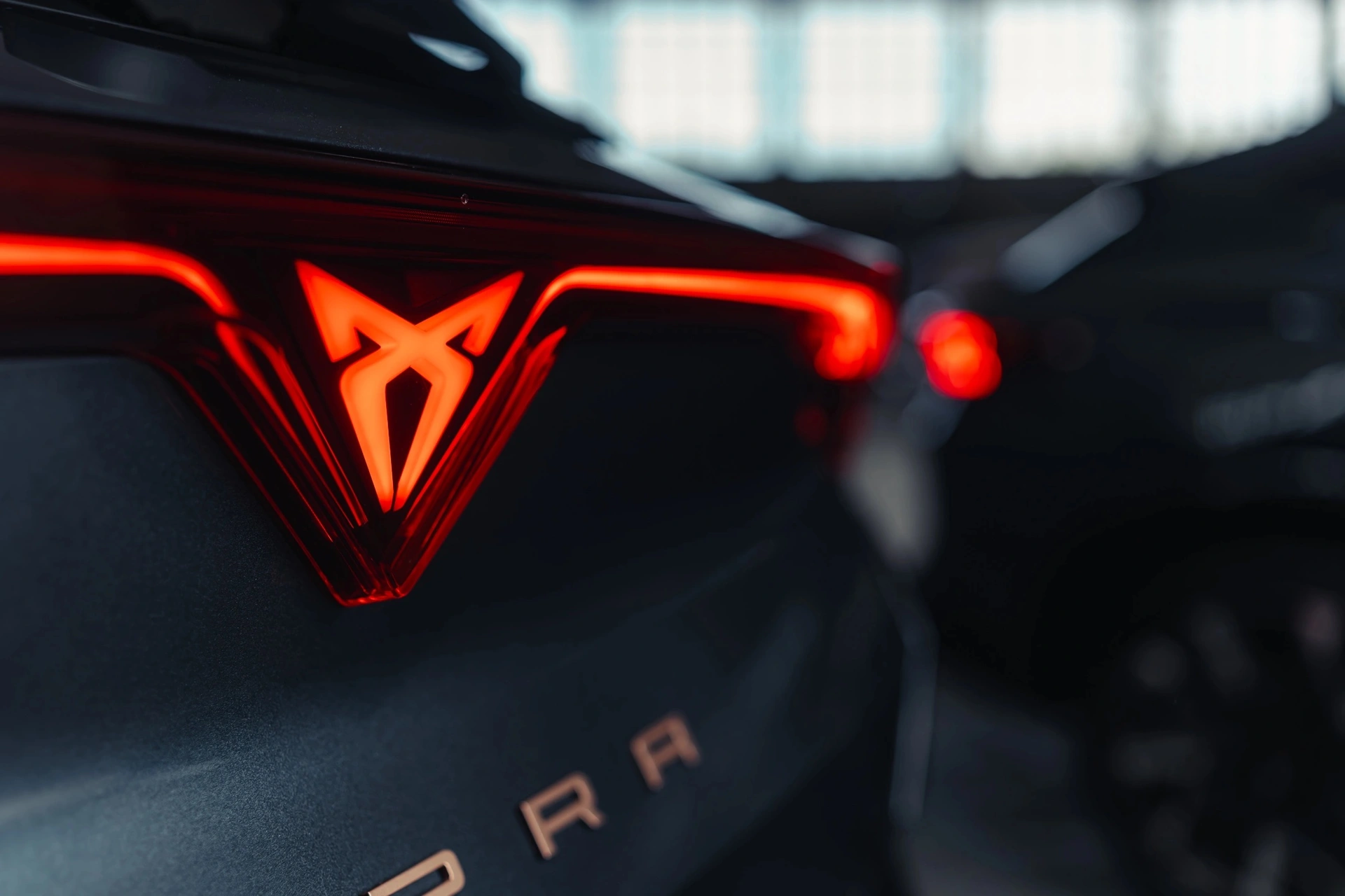 mbientowe oświetlenie kokpitu LED Cupra Formentor